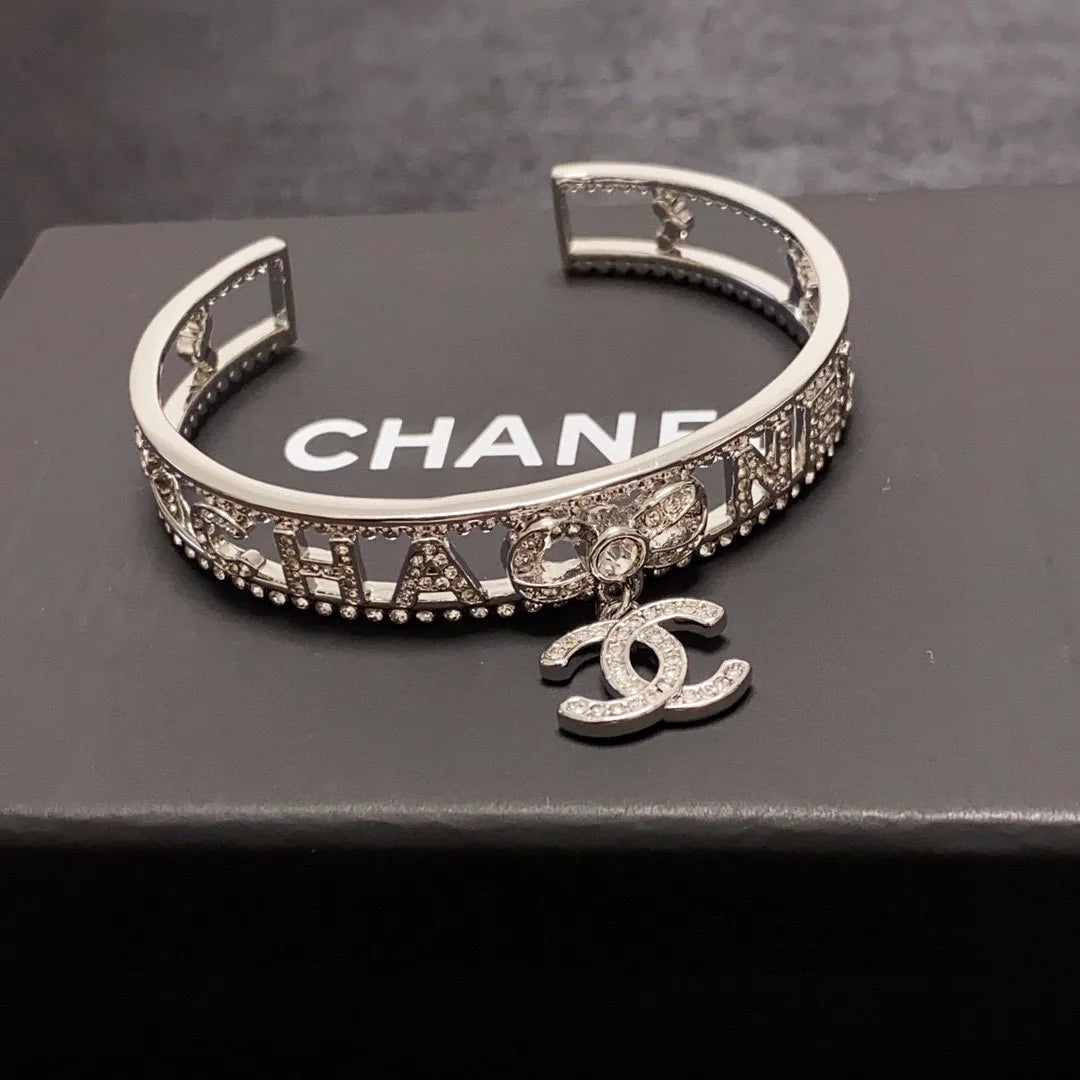 Bracelet V22800