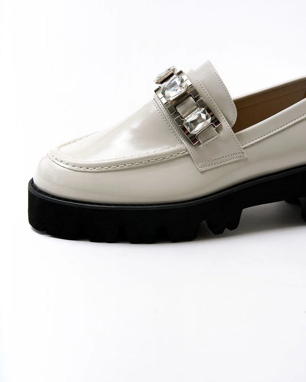 Track Sole Beaded Loafers I37364