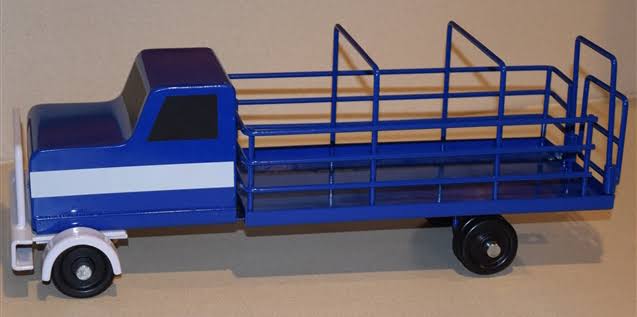 Cattle Truck in Blue, 1/16th Scale W18264
