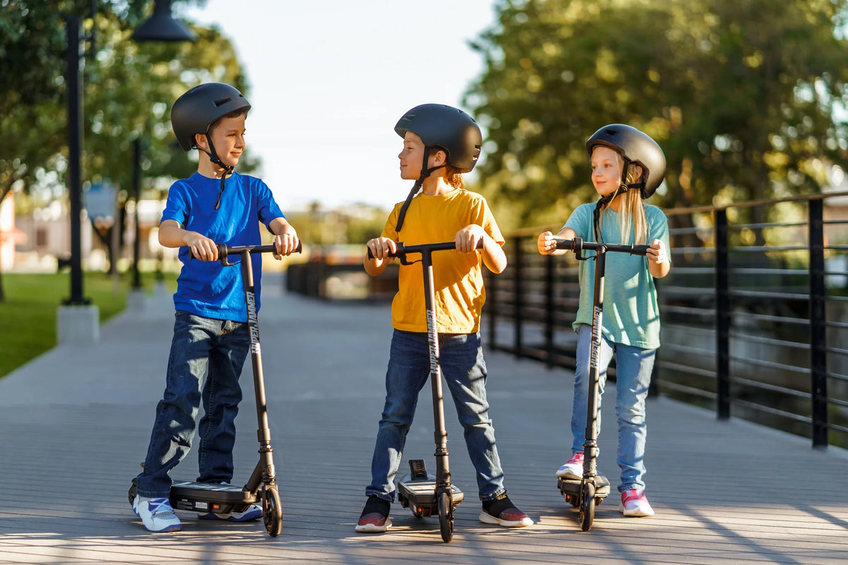 12V Electric Scooter Ride on, 10 mph Max Speed, Ages 8+ O66899