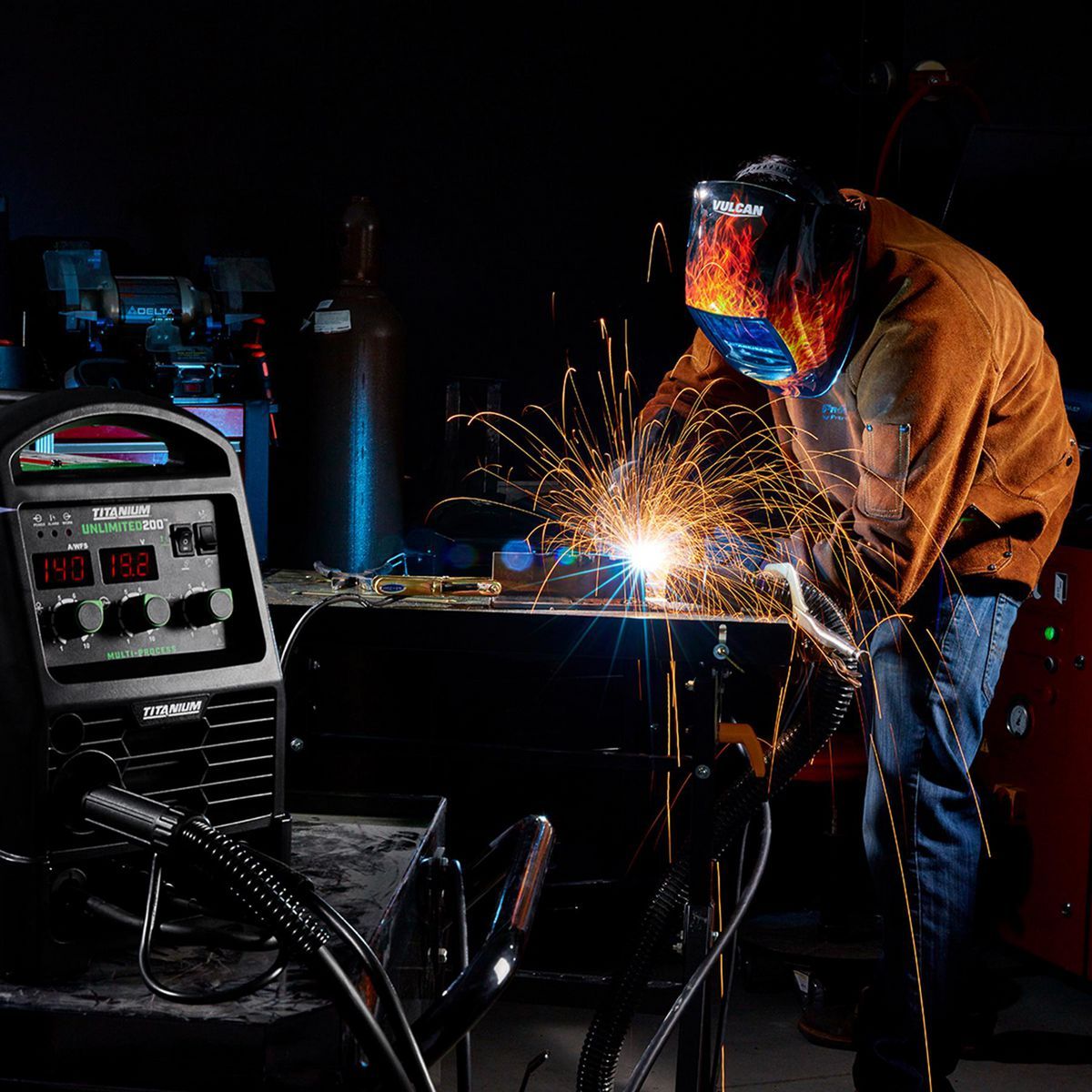 Auto-Darkening Welding Helmet Z40557
