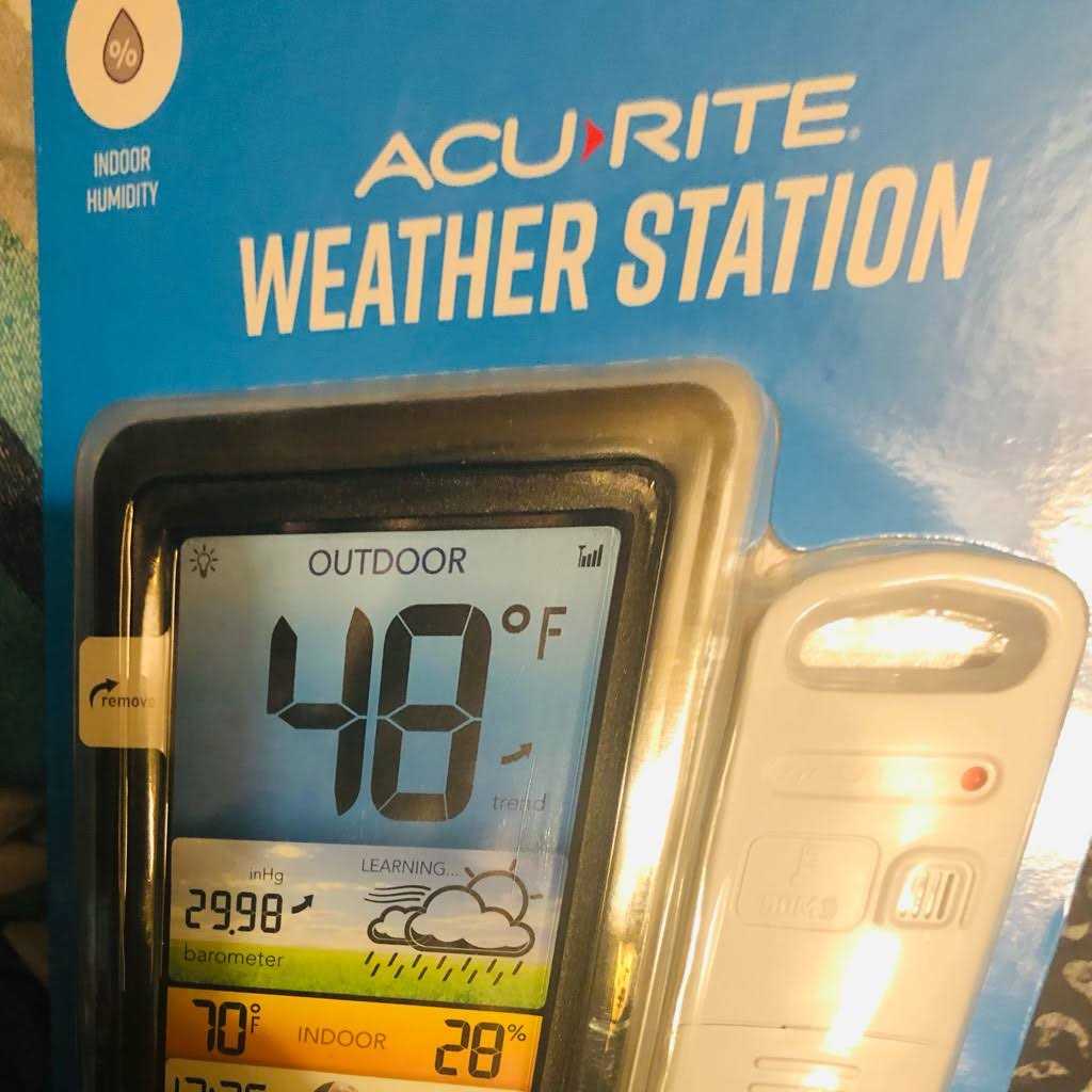 Wireless Color Forecaster with Temperature & Humidity R2773